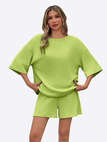 Imily Bela Set: Shirt und Shorts in Grün: Vorderseite