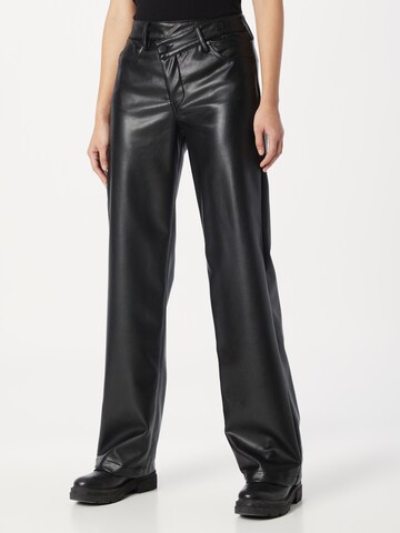 Herrlicher Regular Pants in Black: front