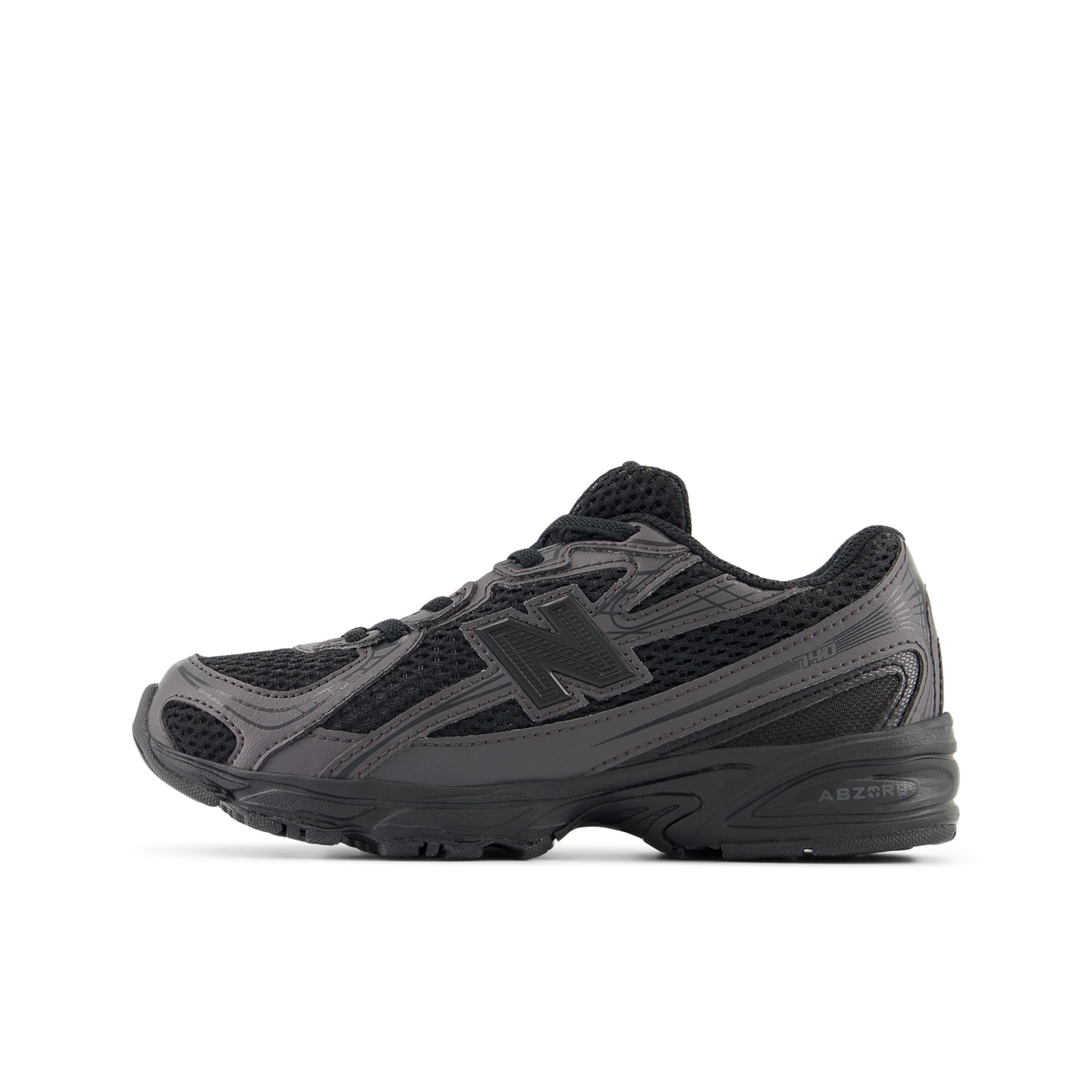 new balance Trainers in Black: front