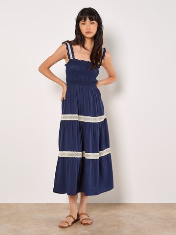 Robe ' ' Apricot en bleu : devant