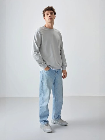 Tommy Life Sweatshirt in Grey