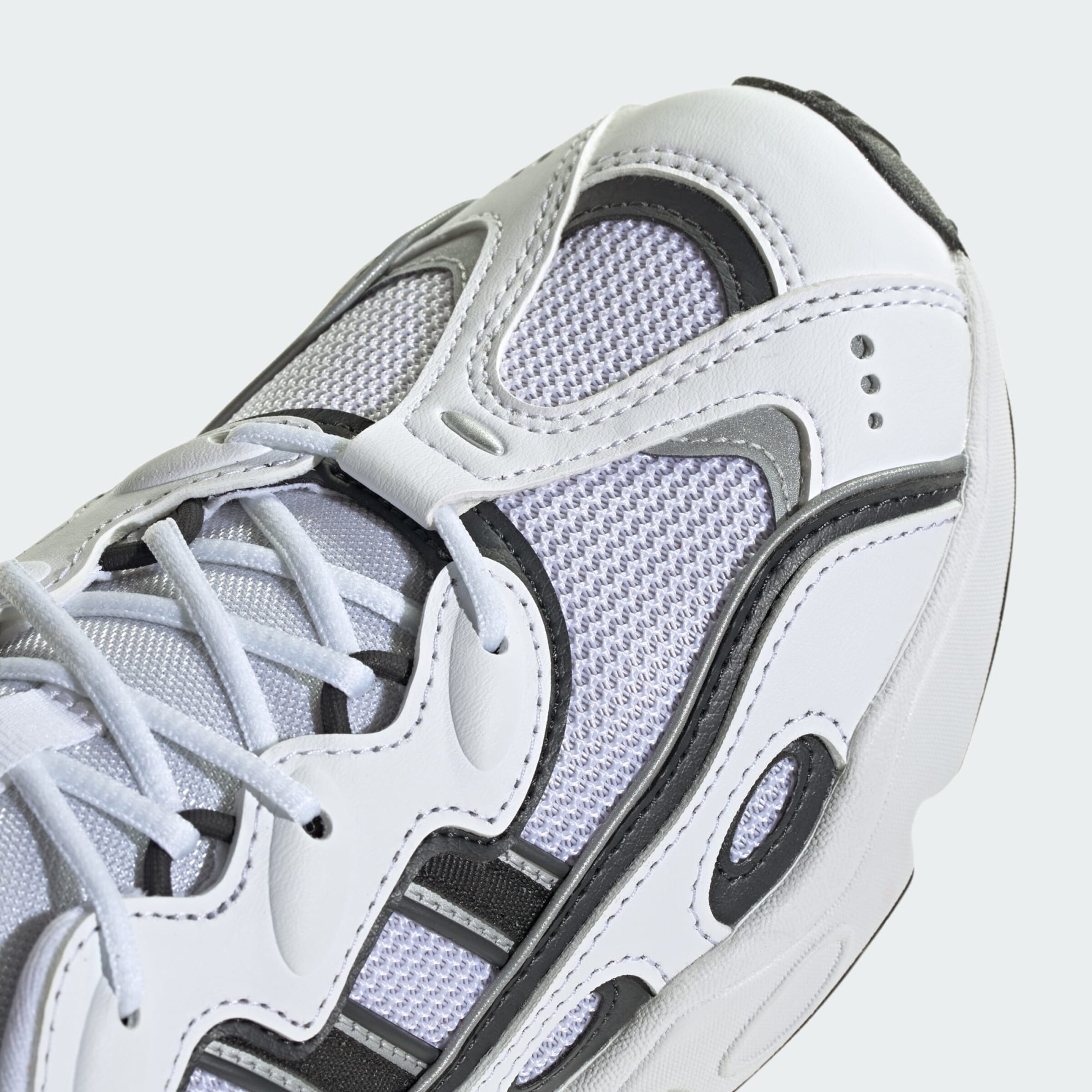 Baskets basses OZWEEGO OG ADIDAS ORIGINALS en Blanc ABOUT YOU