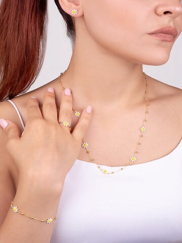 So Chic Earrings in Gold