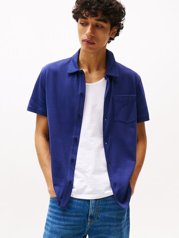 TOMMY HILFIGER Regular fit Button Up Shirt in Blue: front