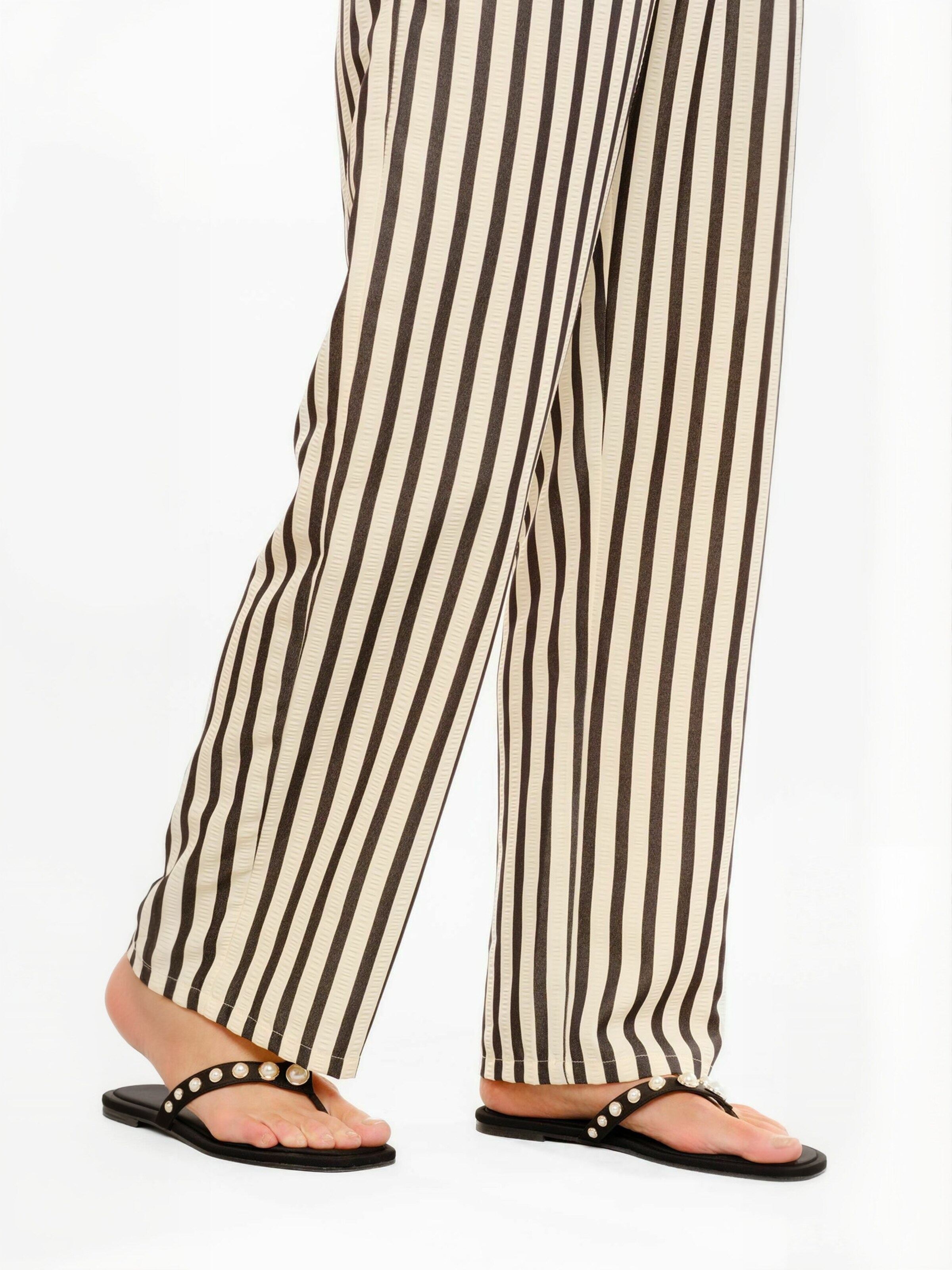 Regular Pantalon ' SISSI ' Liberte Essentiel en noir