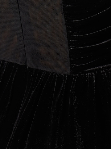 Bershka Kokteilové šaty - Čierna