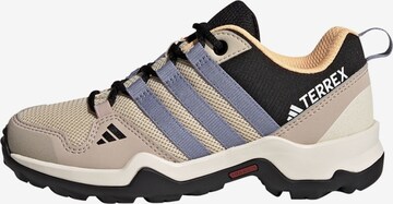 Chaussures basses ADIDAS TERREX en beige : devant