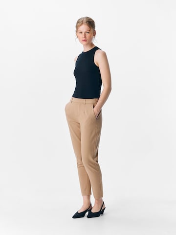 OBJECT Slim fit Pleat-front trousers 'OBJLISA' in Beige