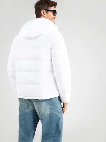 Geacă de iarnă de la Calvin Klein Jeans pe alb
