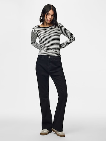 PIECES Bootcut Jeans 'ZOE' in Schwarz