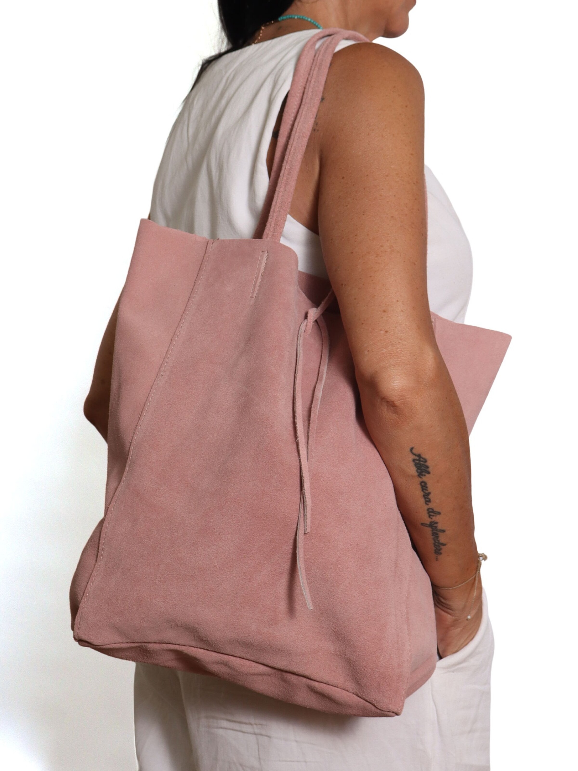 Gave Lux Shoulder Bag in Pink: front