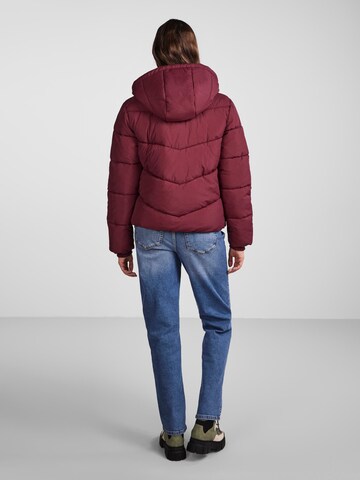 PIECES Winter jacket 'JAMILLA' in Red