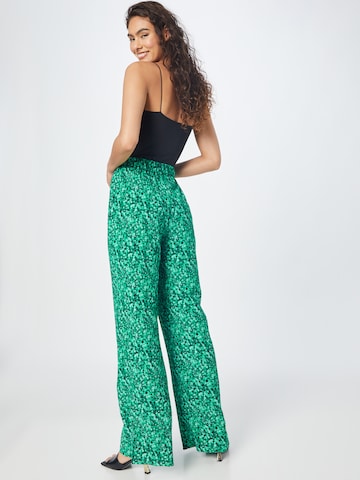 Wide Leg Pantalon Nasty Gal en vert