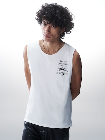 Luka Sabbat for ABOUT YOU Bluser & t-shirts 'Thilo' i hvid: forside