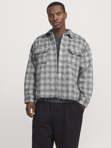 JACK & JONES - Chaqueta de entretiempo en gris: frente