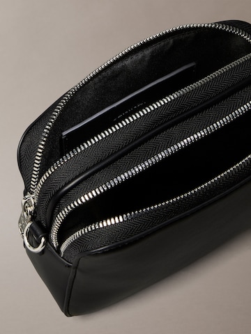 Calvin Klein - Bolso de hombro en negro