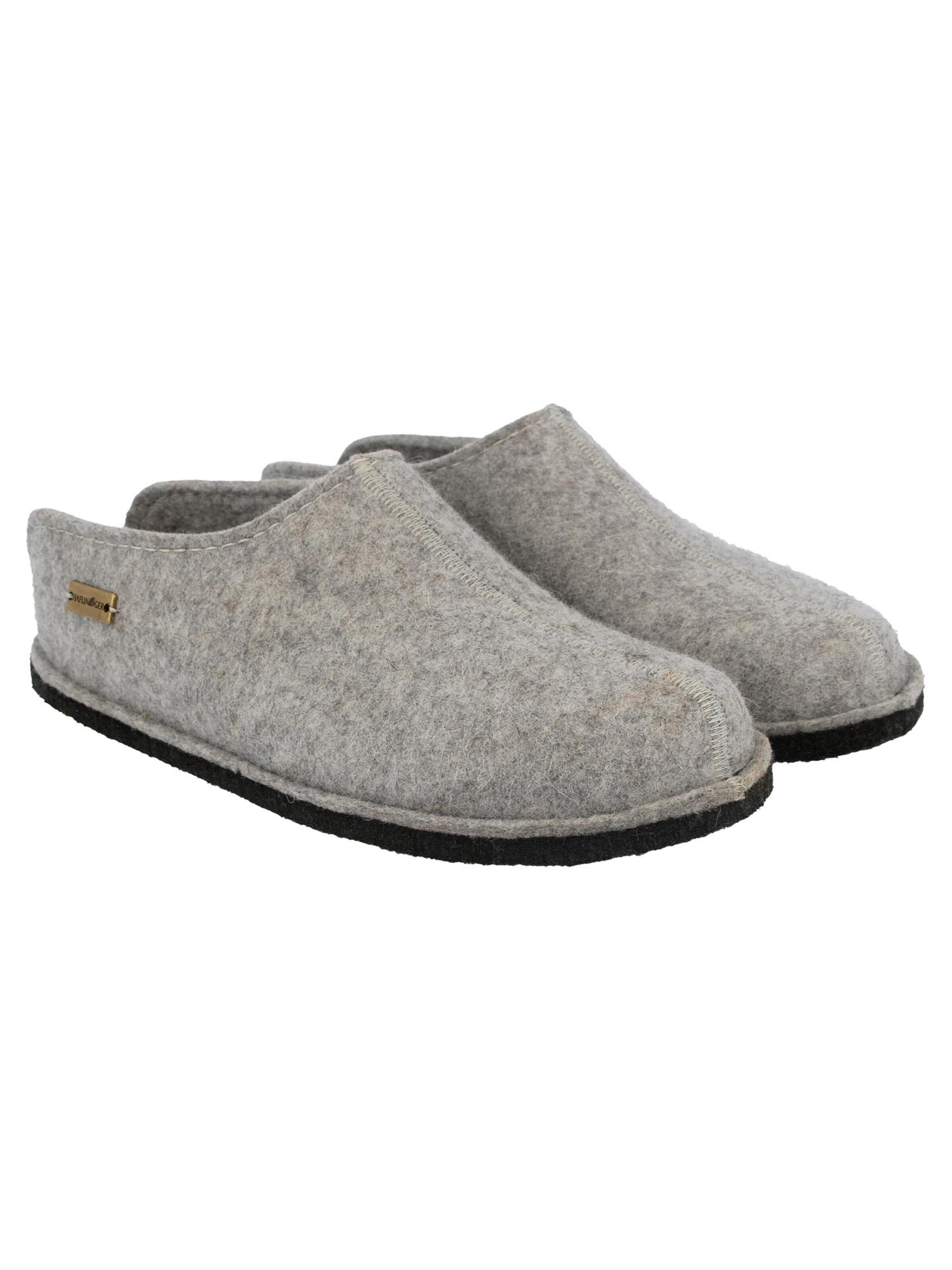 HAFLINGER Slipper 'Flair Smily' in Grey