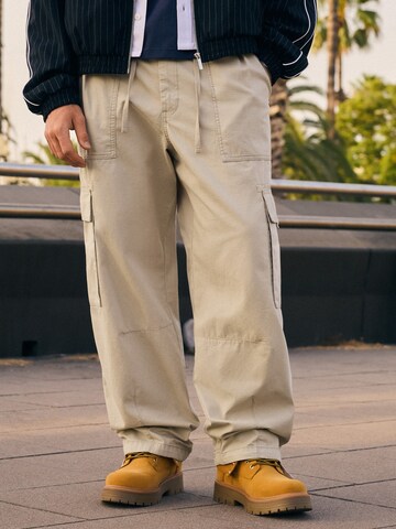 Loosefit Pantaloni cargo di Bershka in marrone