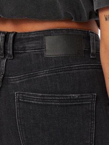 PIECES Skinny Jeans 'LILI' in Schwarz