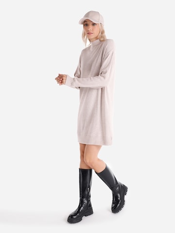 Colin's Gebreide jurk in Beige: voorkant
