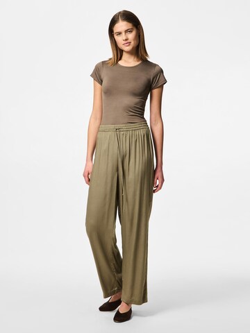 Wide leg Pantaloni 'PCNya' di PIECES in verde