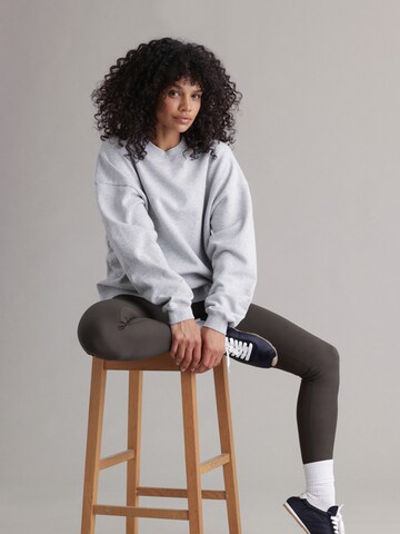 Hey Honey Sweatshirt 'Reflect' in Grau