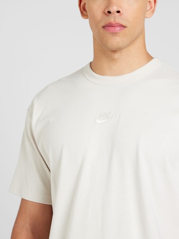Nike Sportswear Μπλουζάκι 'Premium Essentials' σε καφέ