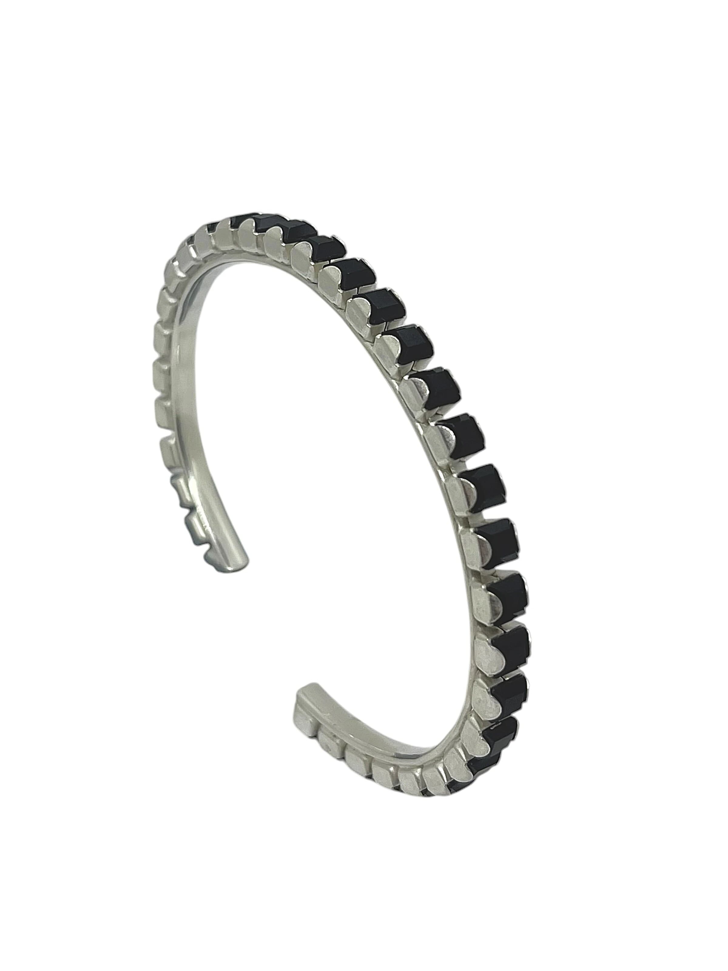 Bracelet 'Line bracelet, silver, with black crystals' Gloria Mago en argent
