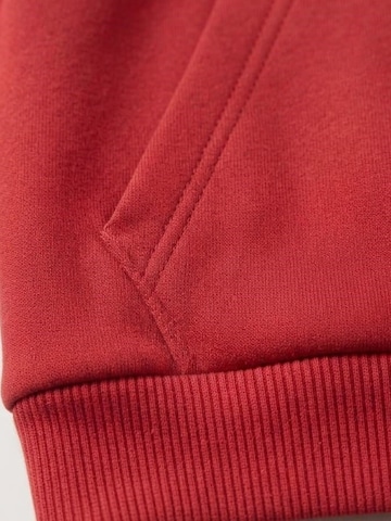 Set di Hilal Akinci Kids in rosso: frontale