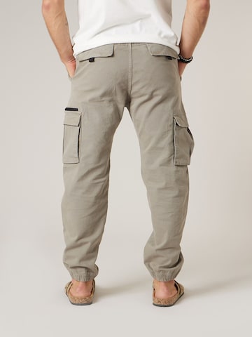 Regular Pantalon Deeluxe en vert