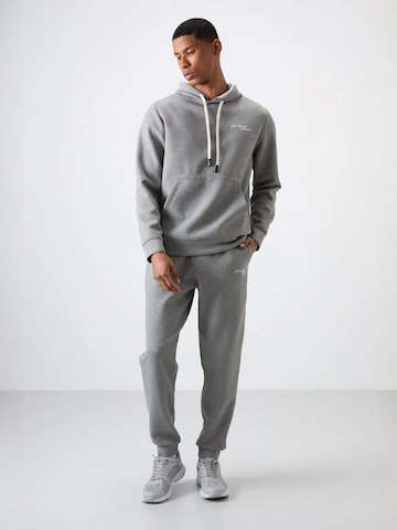 Survêtement Tommy Life en gris : devant
