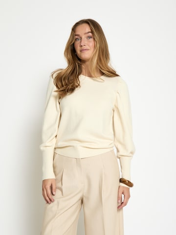 Pullover 'Anissa' di Peppercorn in bianco: frontale