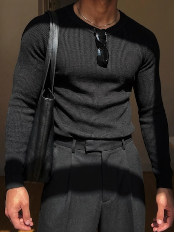 Kleidermafia Sweater in Black