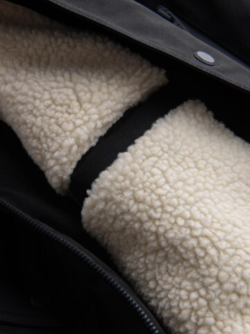 Ombre Winter Parka in Black