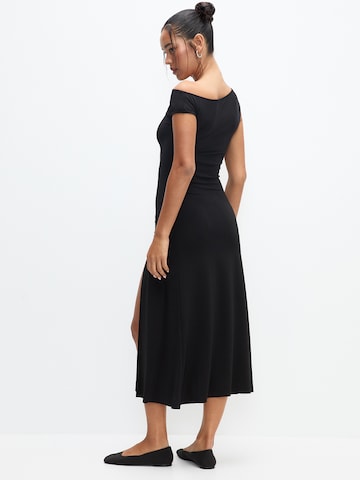 Robe Pull&Bear en noir