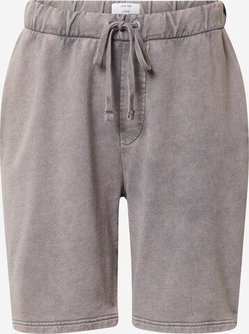 DAN FOX APPAREL Regular Shorts  'Connor' in Grau: predná strana