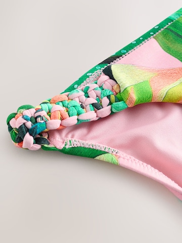 Next Bikiinipüksid, värv segavärvid