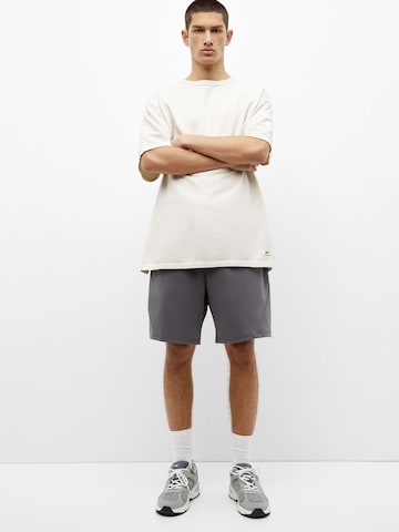 Pull&Bear Regular Shorts in Braun