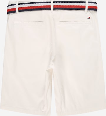 TOMMY HILFIGER Regular Shorts in Weiß