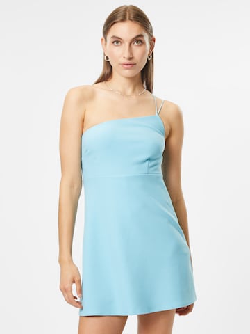 Rochie de cocktail de la Abercrombie & Fitch pe albastru: față