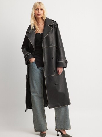 NA-KD Between-Seasons Coat in Black: front