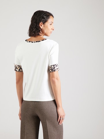 Tricou de la Marc Cain pe alb