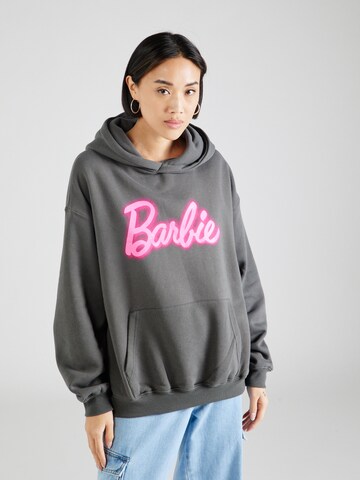 Cotton On Tréning póló 'Barbie' - szürke: elől