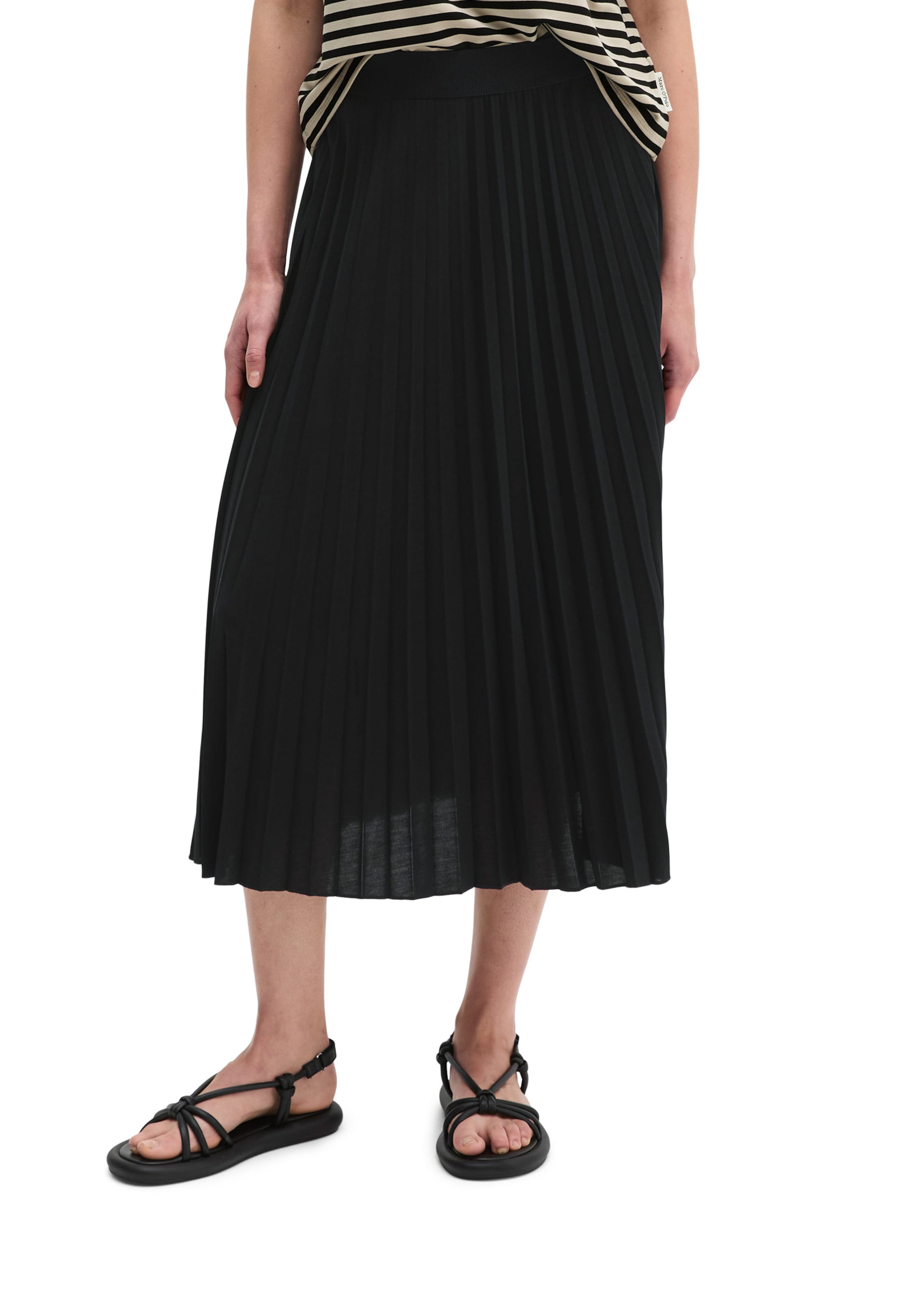 Marc O'Polo Skirt in Black: front