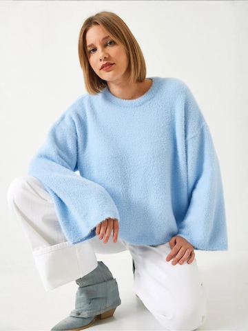 Pullover extra large di Bianco Lucci in blu