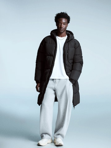 Bershka Zimní kabát – černá