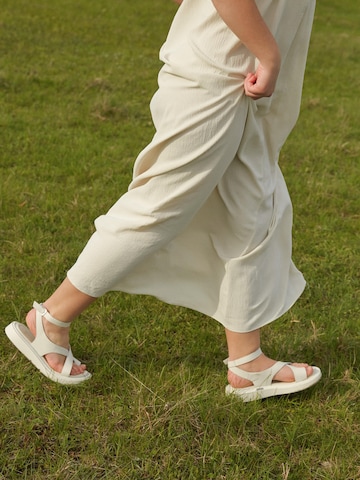 Estro Sandaal '22-21' in Beige