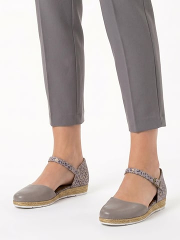 Maciejka Sandals in Yellow