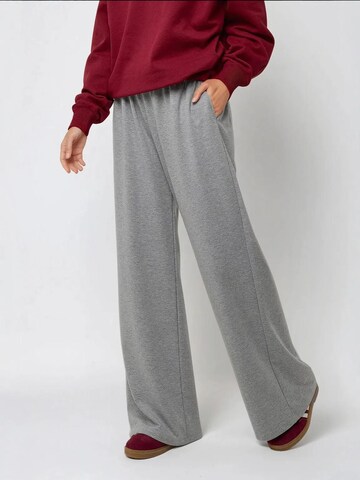 Hiccup Wide Leg Hose in Grau: Vorderseite