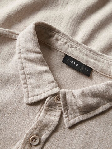 Fit confort Chemise NAME IT en beige